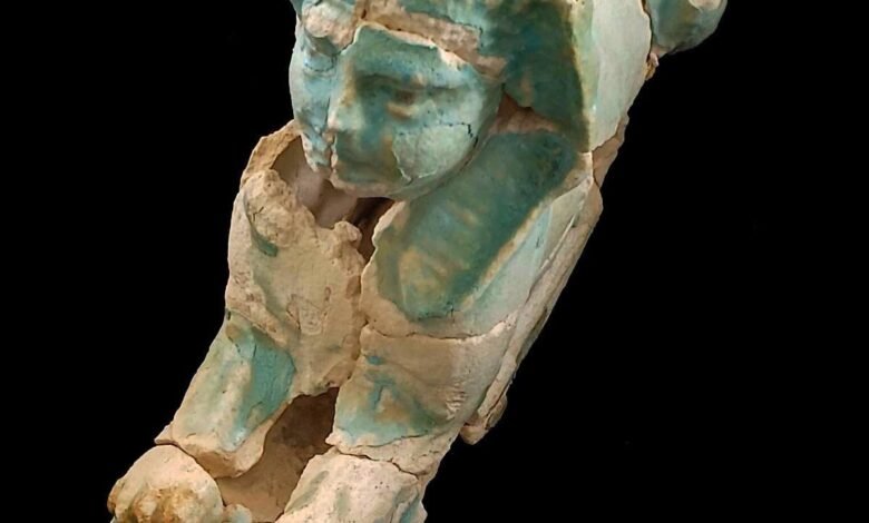 egypt-uncovers-18-ancient-tombs-at-marina-el-alamein-archaeological-site