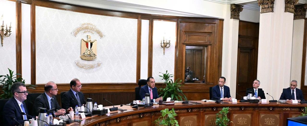private:-madbouly-reviews-implementation-of-presidential-directives-to-expand-digital-transformation