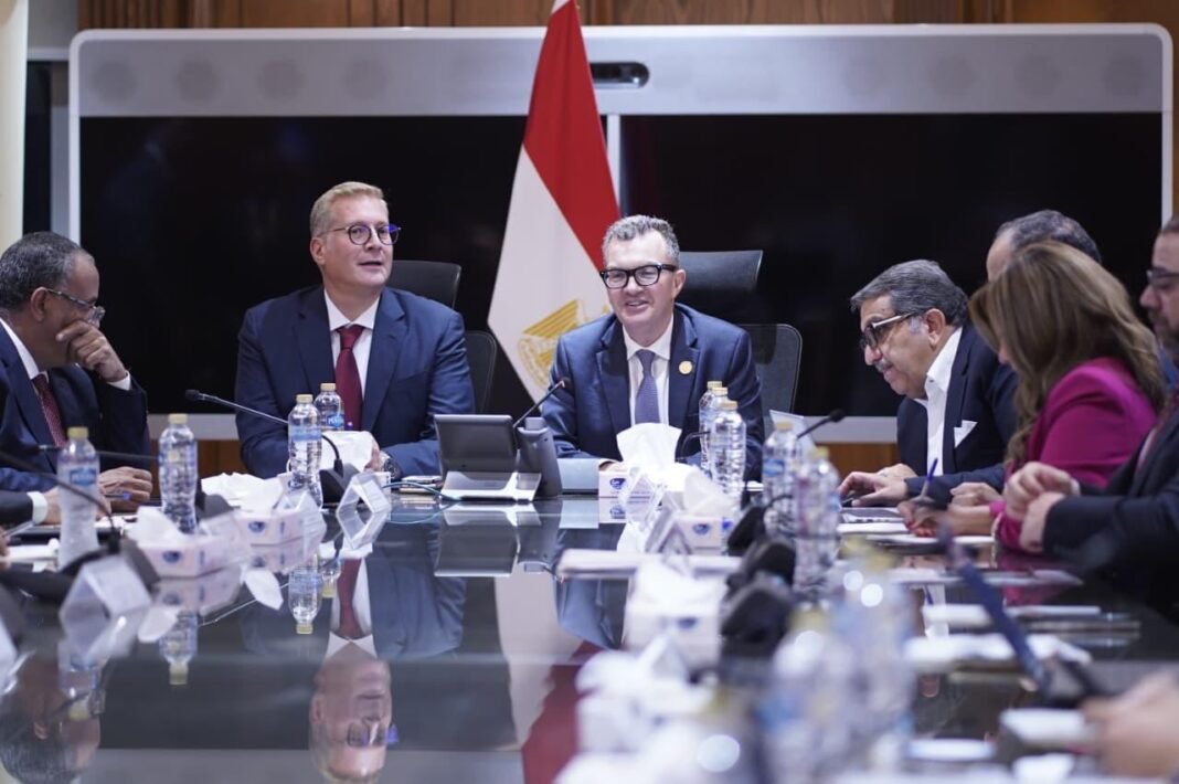 Egypt steps up efforts to boost oil, gas production, investment egypt-steps-up-efforts-to-boost-oil,-gas-production,-investment