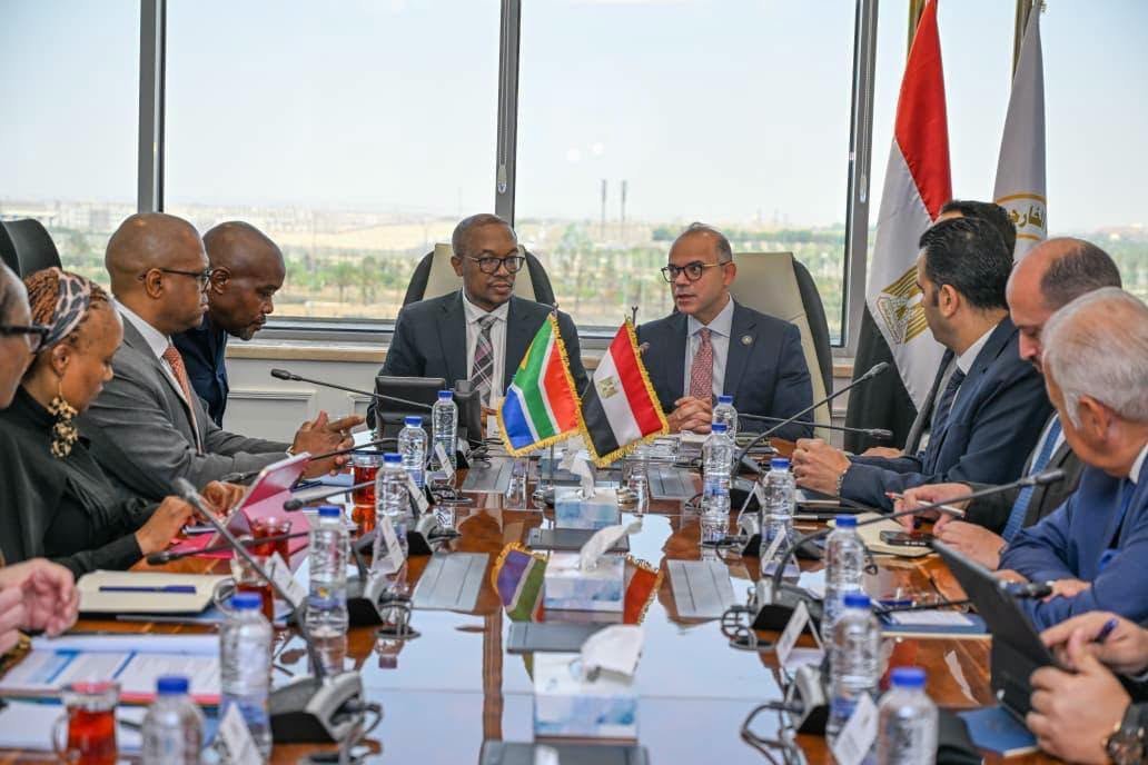 South Africa completes technical plans for automotive and industrial pact with Egypt south-africa-completes-technical-plans-for-automotive-and-industrial-pact-with-egypt